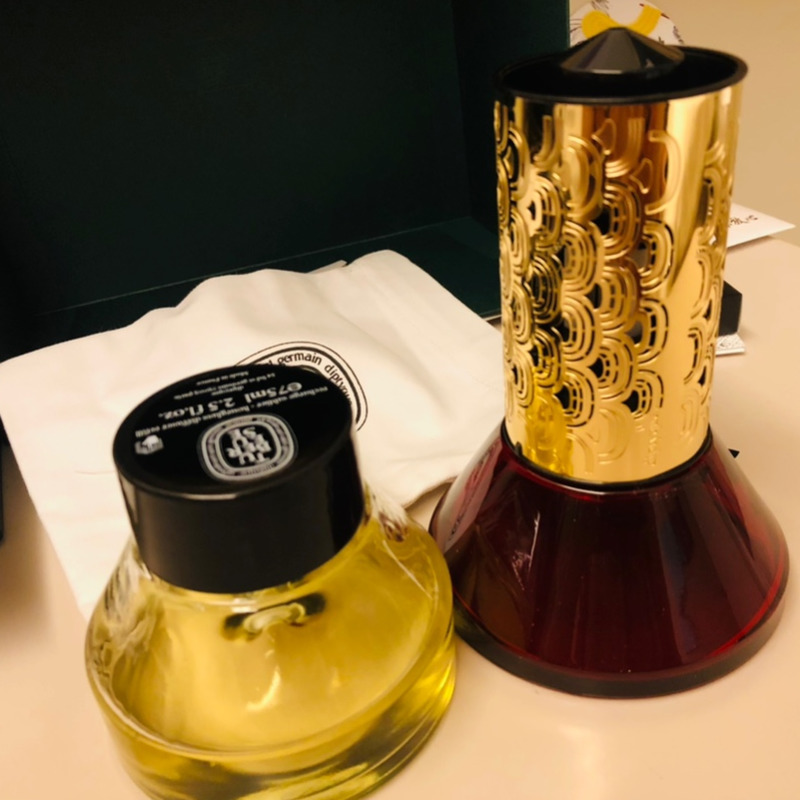 Quiet Luxury Lifestyle - Diptyques Hourglass Diffuser Baies 34 Natural